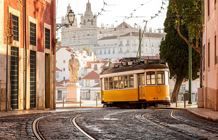 Disfrute de un recorrido privado por la antigua Lisboa