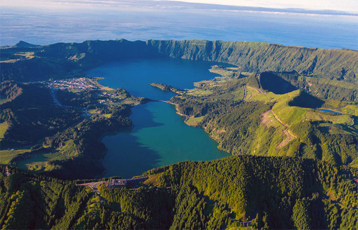 Excursión de medio día para avistar ballenas y caminata por Sete Cidades