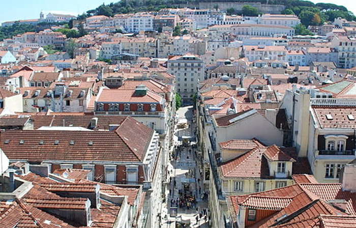 Llegada a Lisboa, recorrido gastronómico a pie