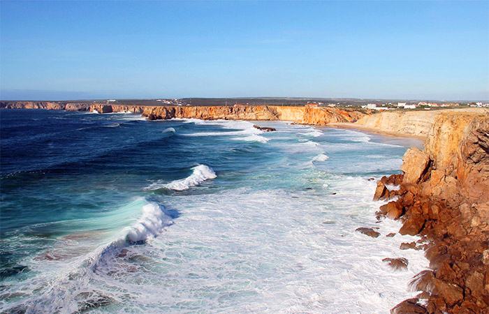 Traslado a Lagos vía Sagres y la costa del Algarve