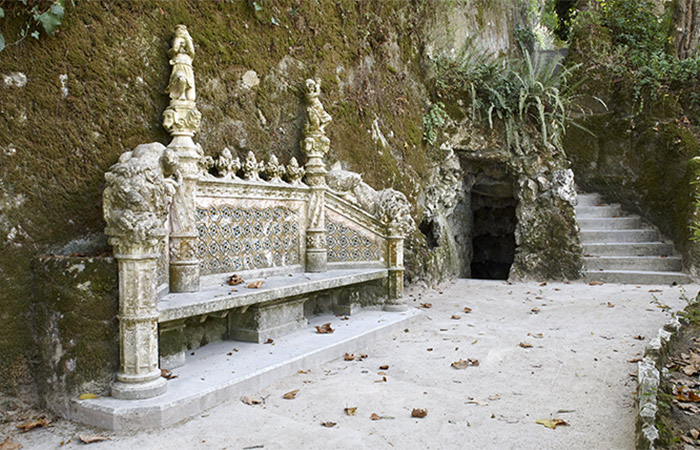 Explora la localidad costera de Cascaes y los castillos de Sintra