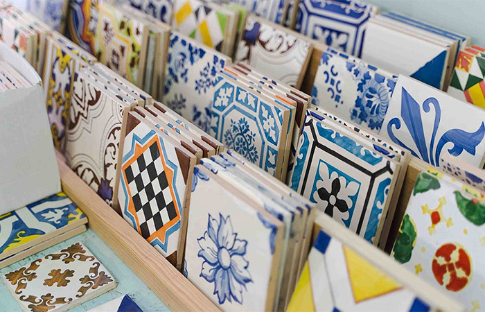 Oporto para niños, taller de pintura de azulejos