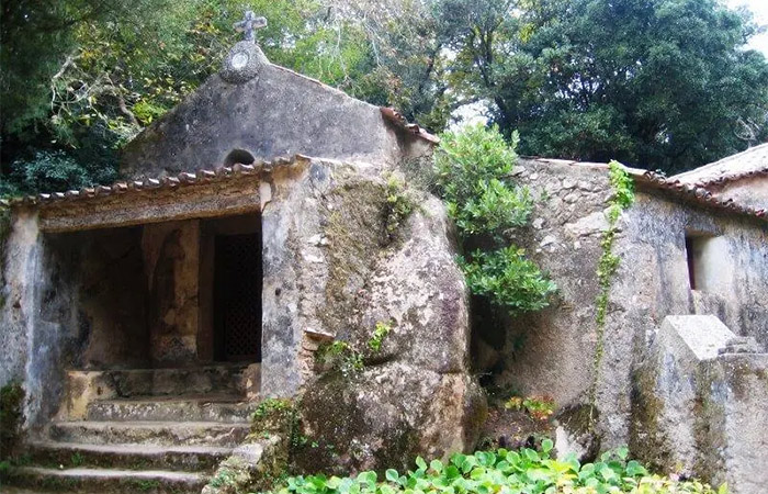 Recogida del coche de alquiler, viaje a Cascaes y Sintra, regreso a Lisboa