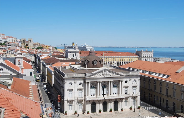 Tour a pie por Lisboa, tour gastronómico y enológico por la noche