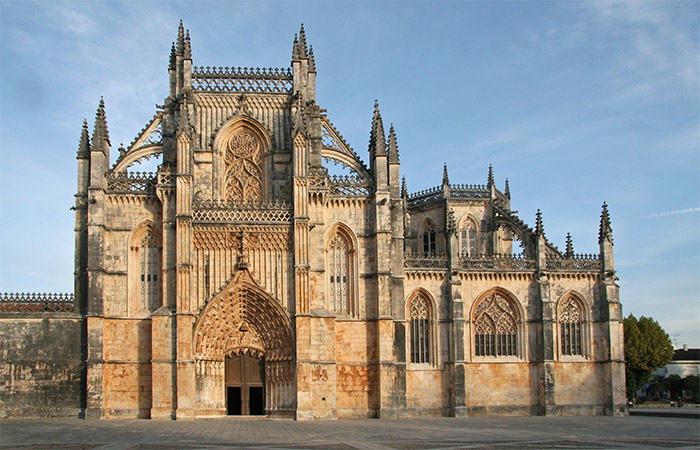 Viaje a Lisboa a través del Monasterio de Batalha, Nazaré y Óbidos