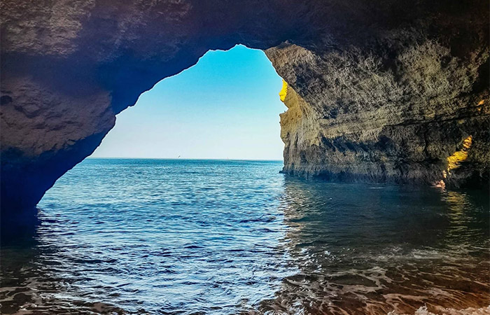 Viaje en kayak por el Algarve a las cuevas de Benagil, tiempo en la playa