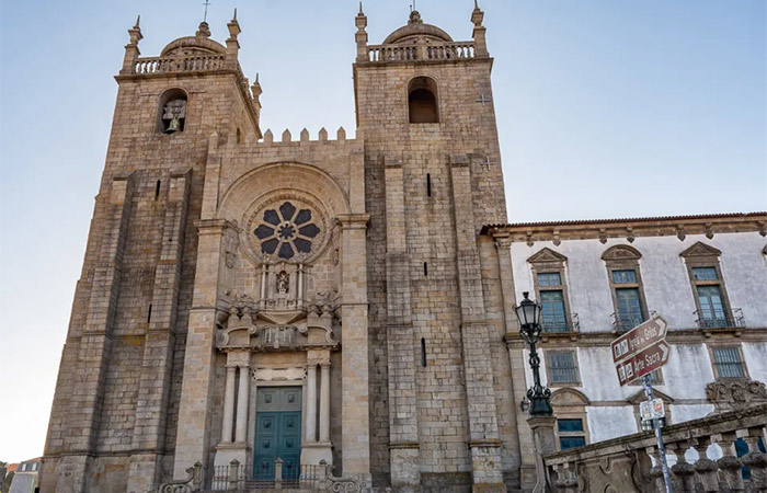 llegada a Lisboa, recogida del coche de alquiler y traslado a Oporto