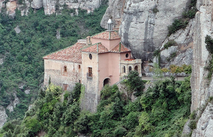 Excursión de un día a Santa María de Montserrat - Cata de vinos