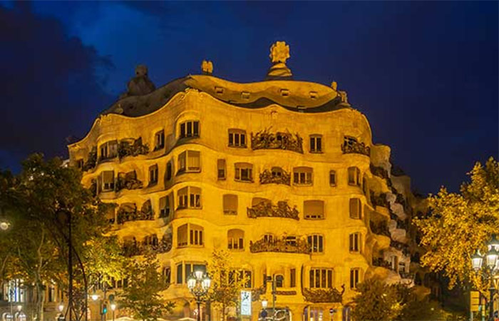 Recorrido por la arquitectura de Gaudí y los mercados de Barcelona