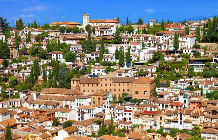 Explora el barrio del Albaicín con un fotógrafo privado