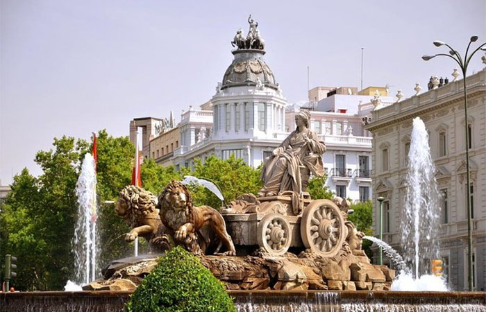 Llegada a Madrid, paseo nocturno de tapas