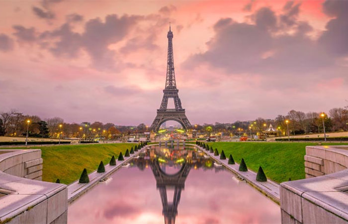 Arrival in Paris and cruise on the Seine