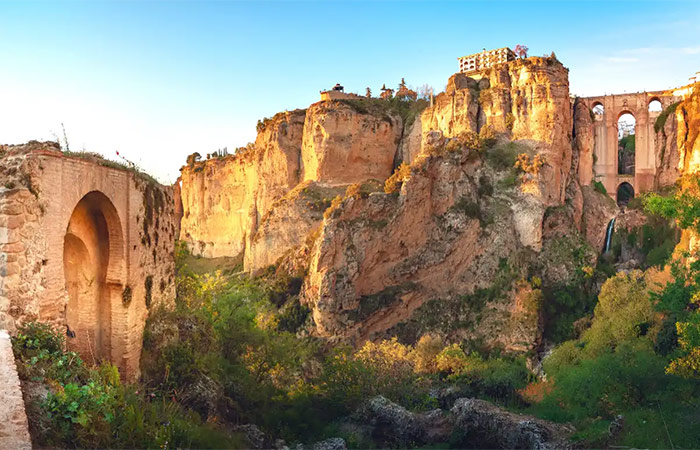 Recogida del coche de alquiler y traslado a Ronda