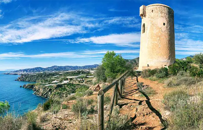 Caminata por los acantilados de Maro, excursión de un día a Nerja y Frigiliana