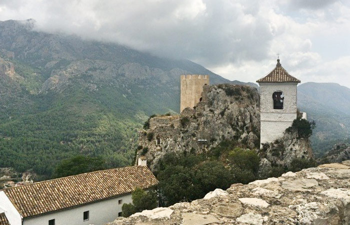 Explora el interior de Alicante y su pintoresca costa