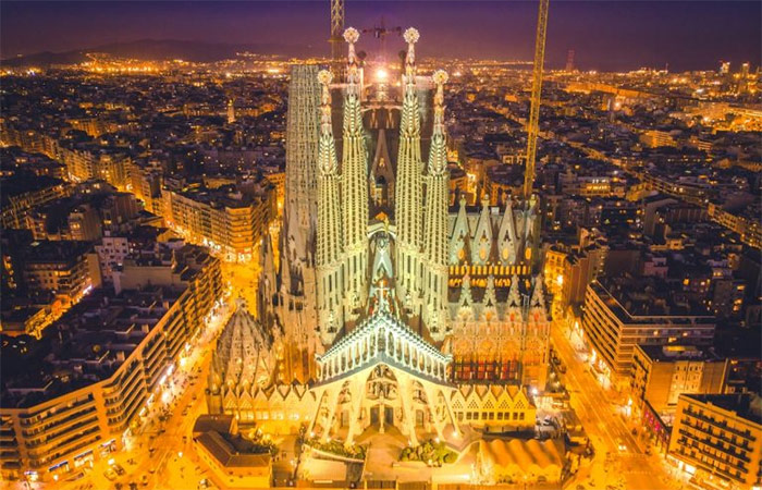 Recorrido arquitectónico de Gaudí y mercados de Barcelona