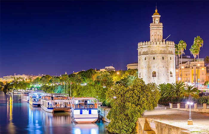 Traslado a Sevilla, tour familiar por la ciudad de Sevilla