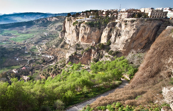 Traslado de Sevilla a Granada vía Ronda