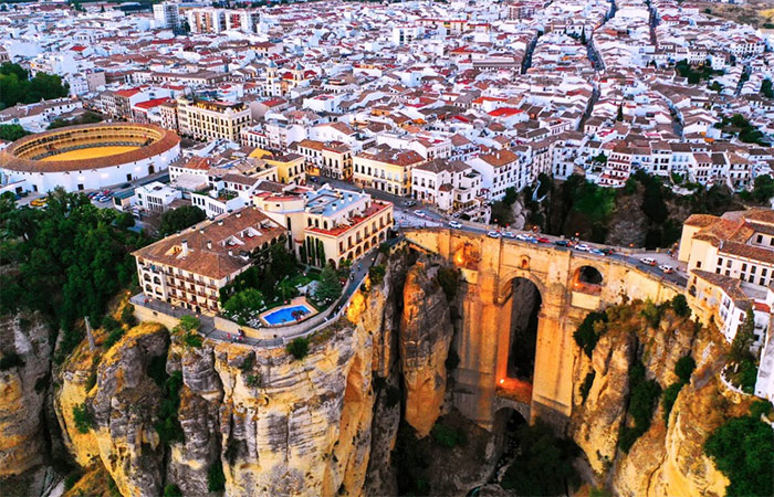 Traslado privado a Granada - Ruta del vino en Ronda