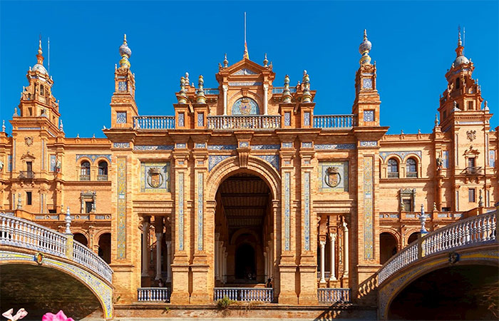 Viaje a Sevilla, salida