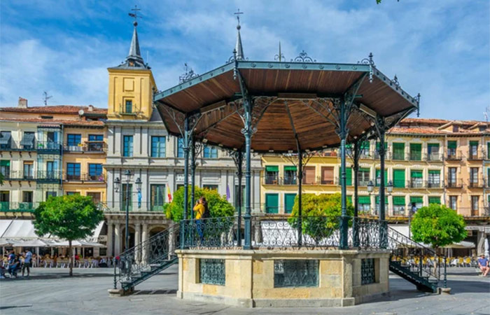 Visita a los lugares, plazas y jardines de Valencia