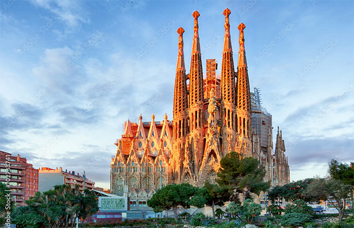 Visita el Parque Güell y la Sagrada Familia