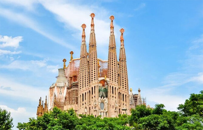 Visita el Parque Güell y la Sagrada Familia