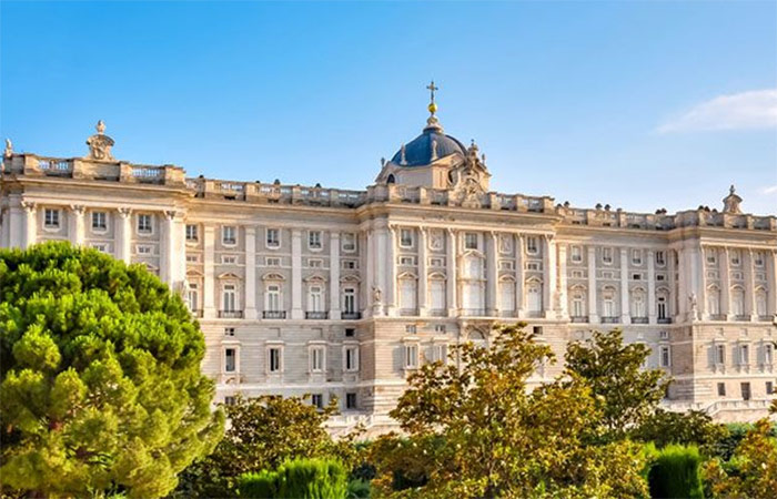 Visita privada a la ciudad descubre el legado real de Madrid