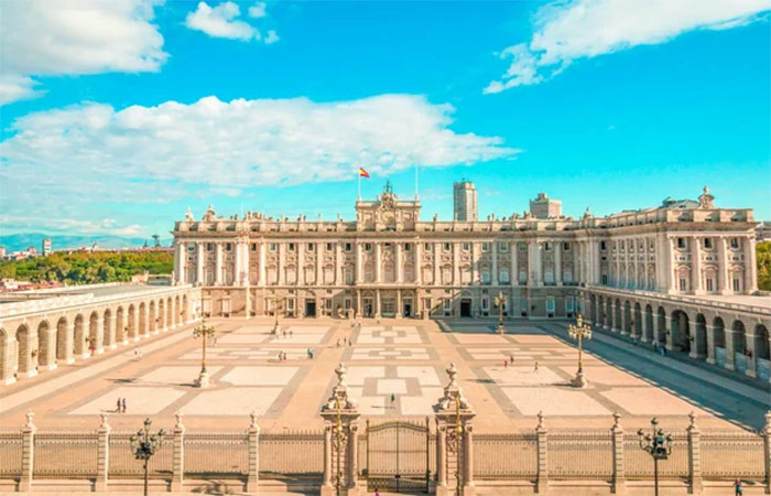 Visita privada a la ciudad descubre el legado real de Madrid