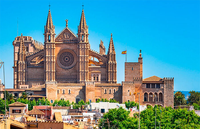 Vuelo de Menorca a Mallorca - Explora Palma