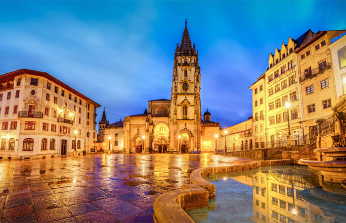 Conduzca hasta Oviedo y disfrute de la ciudad