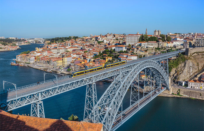 Explora Oporto en bicicleta eléctrica