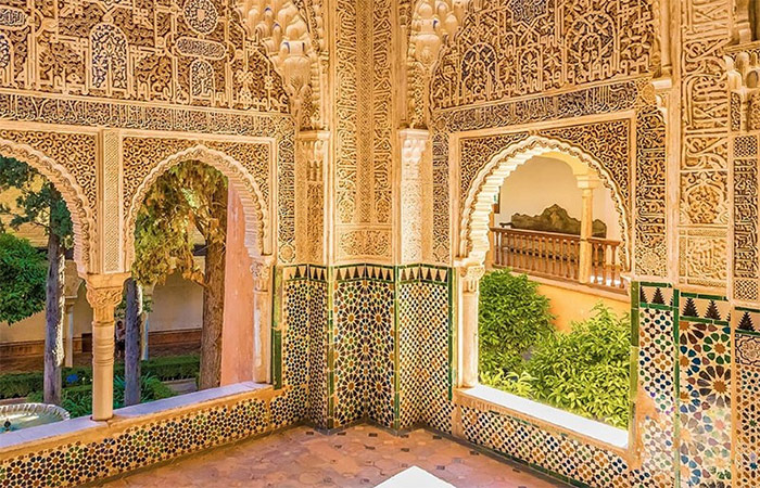 Recorre la Alhambra y explora Granada a través de sus aromas