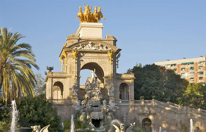 Visita el Parque Güell y la Sagrada Familia