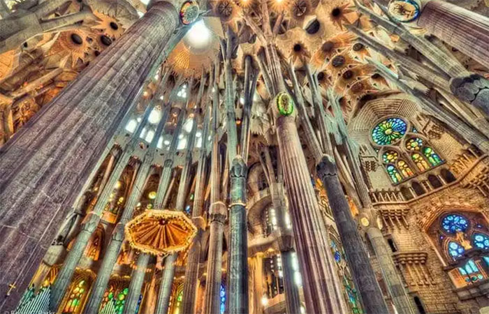 Visita las obras maestras de Gaudí de La Sagrada Familia y el Parque Güell 