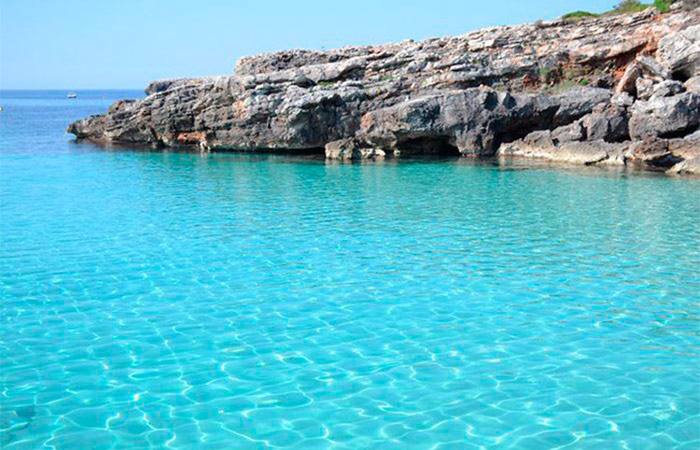 Vuelo a Menorca, Explora