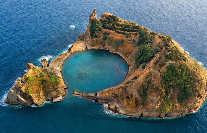 Avistamiento de ballenas y caminata por Sete Cidades