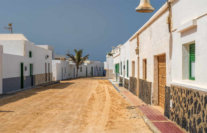 Excursión de un día a La Graciosa - Experiencia en cuevas