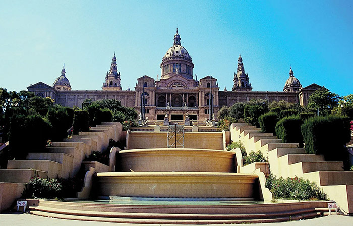 Llegada a Barcelona, paseo por el Barrio Gótico