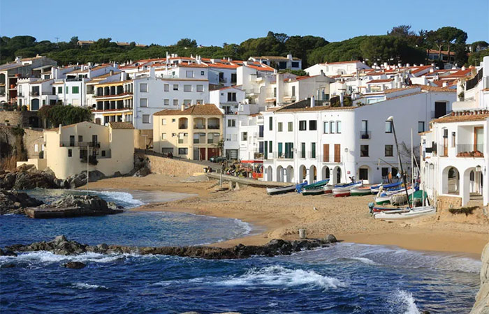 Recogida del coche de alquiler, salida a la Costa Brava, playas y día de senderismo