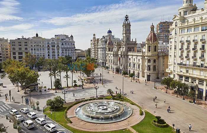 Tren a Valencia, Recorrido por el Centro Histórico