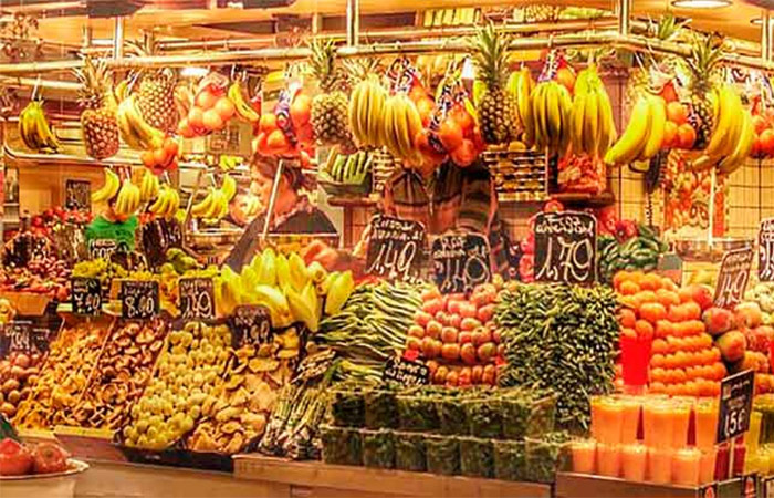 Visita Mercat de la Boqueria, clase de cocina familiar, recorrido por las obras icónicas de Gaudí