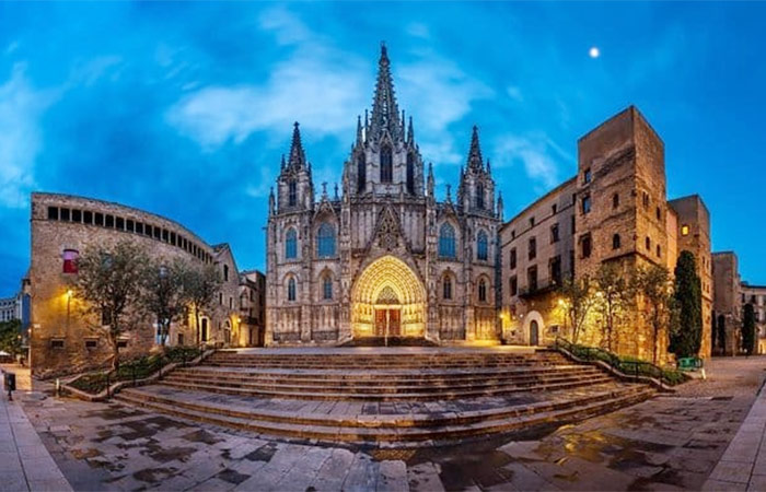 Vuelo de Granada a Barcelona - Tour Privado en Bicicleta